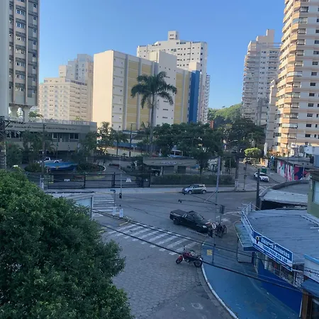 Apartamento amplo uma quadra da praia das Astúrias - Guarujá!-2